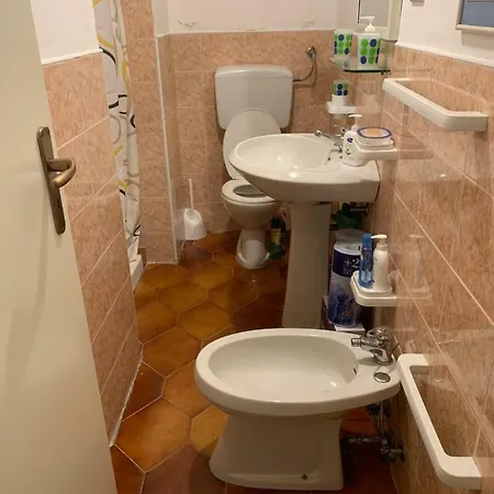 Casa Del Glicine Apartment